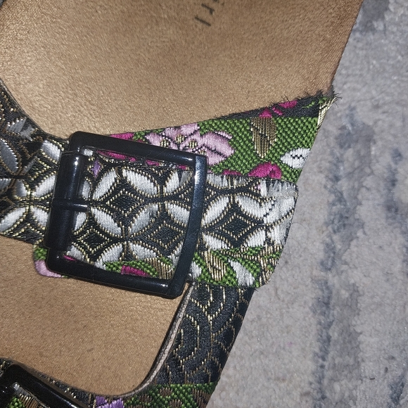 Colorful Footbed Sandals - Picture 6 of 10